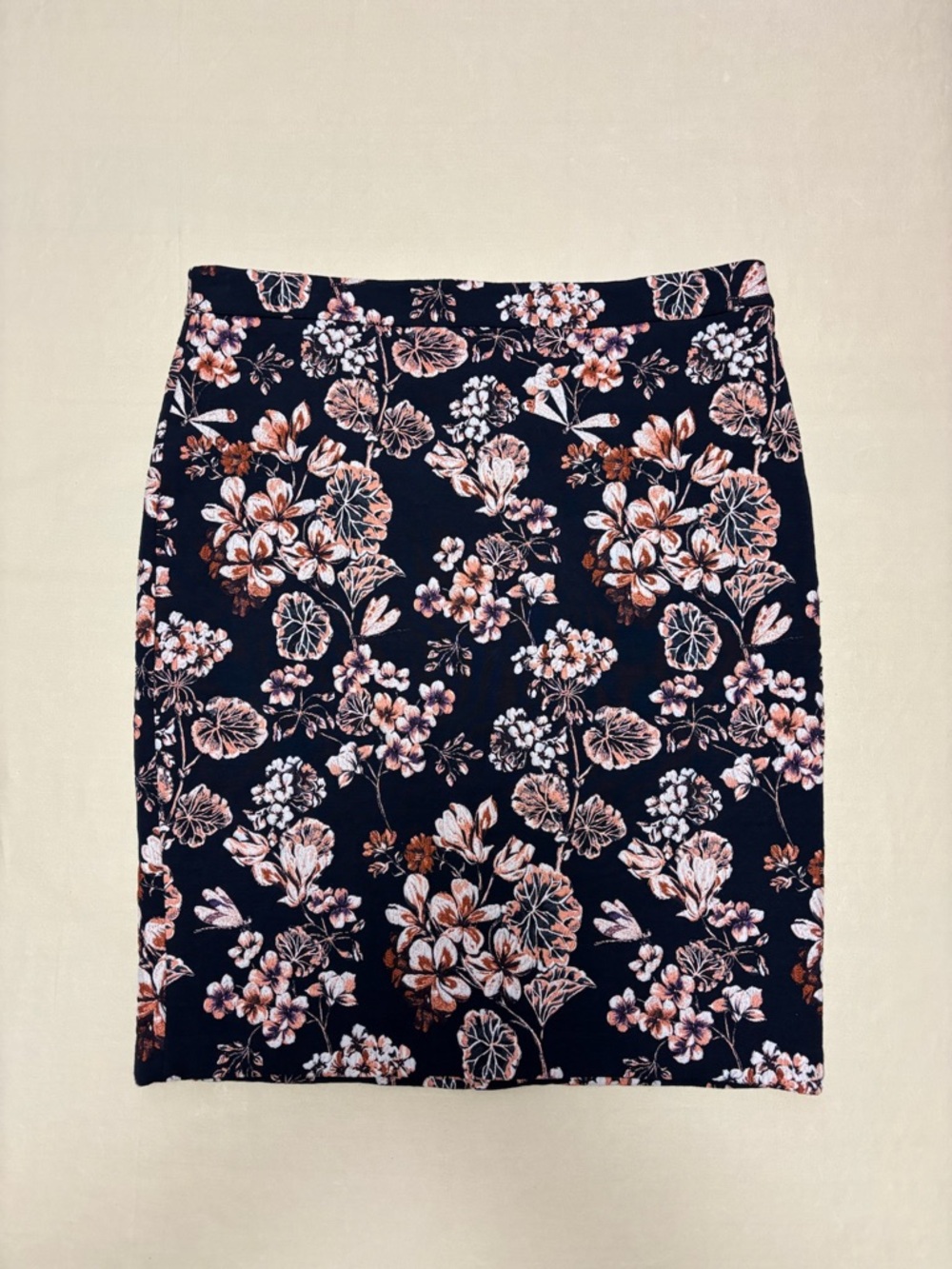 Ann Taylor Navy Floral Pencil Skirt with Pink and Cream Embroidery Size 16